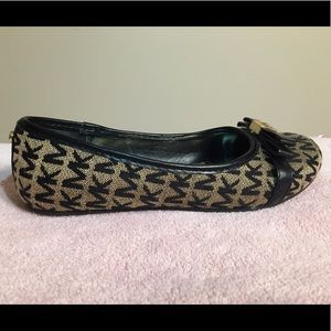Girls shoes